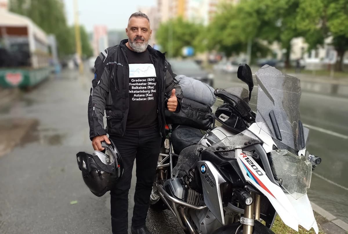 Sadik Čekić pored svog motora