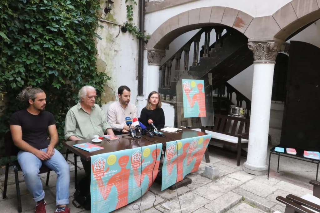 Detalj sa pres-konferencije