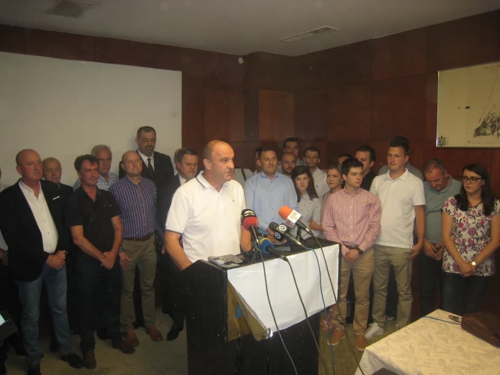 Članovi raspuštenog KO SDP-a Tuzla