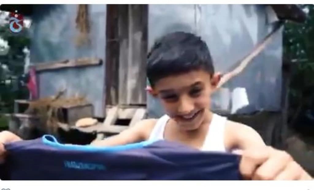 Turski Trabzonspor ima najbolju reklamu za klupski dres ikada