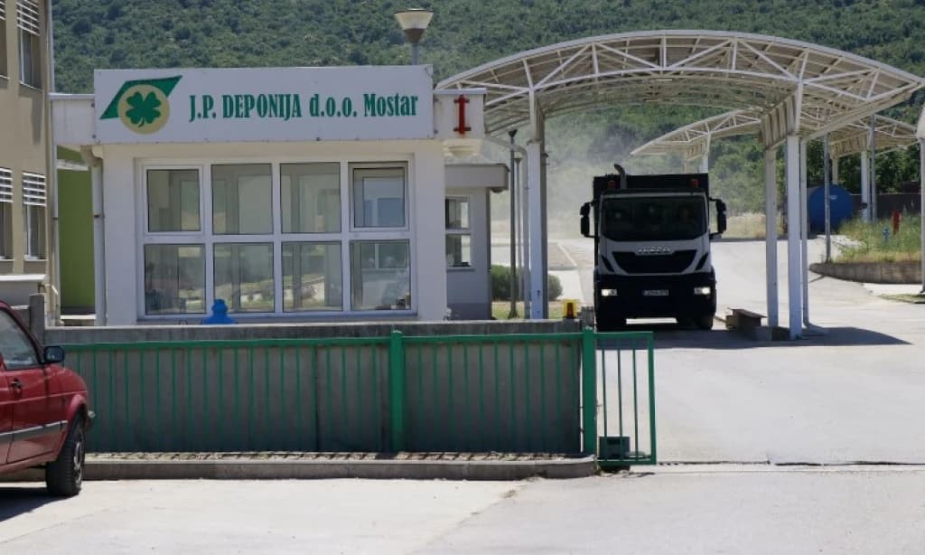 Ulaz na mostarsku deponiju