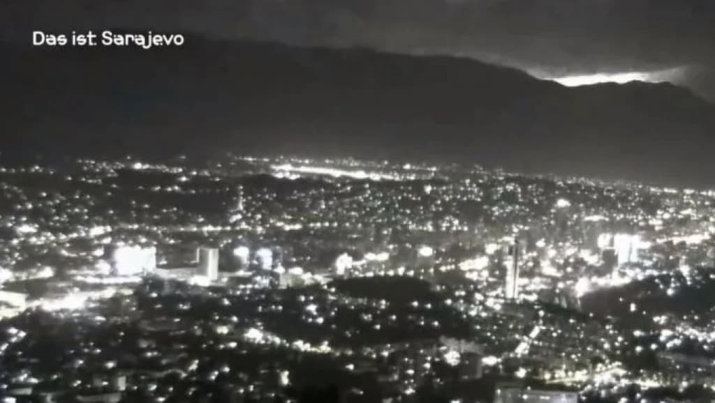 Munje obasjavale nebo nad Sarajevom