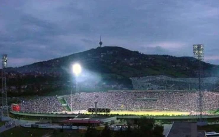 Koševo je 2002. godine bilo dupke pune