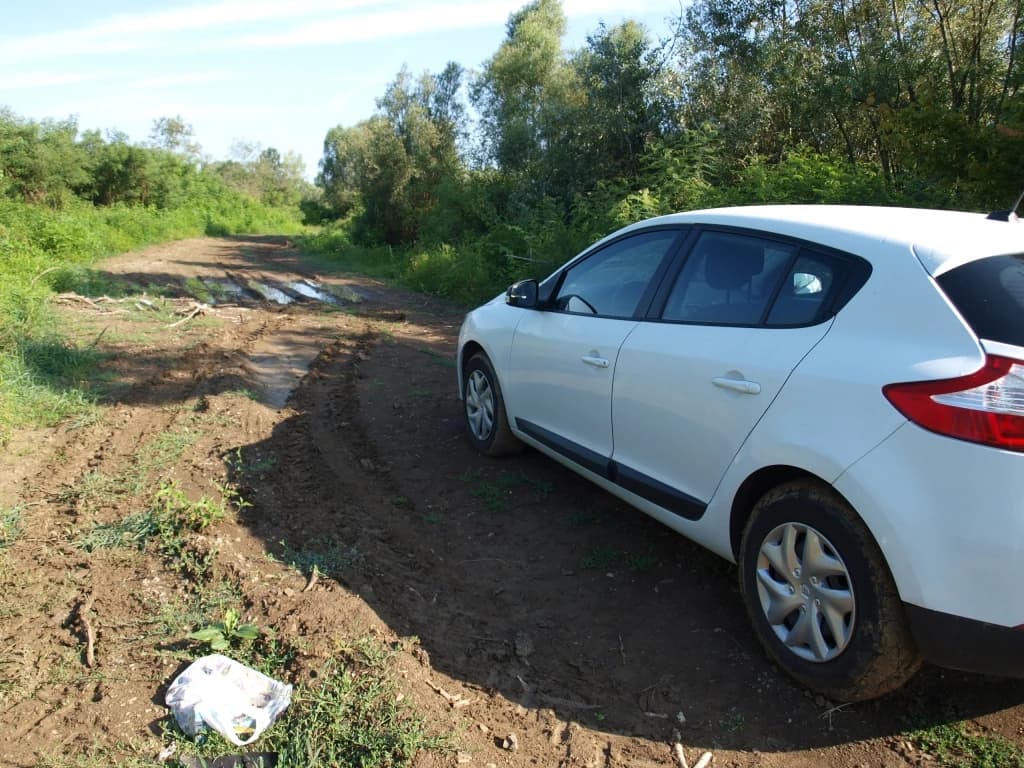Migranti ukrali automobil