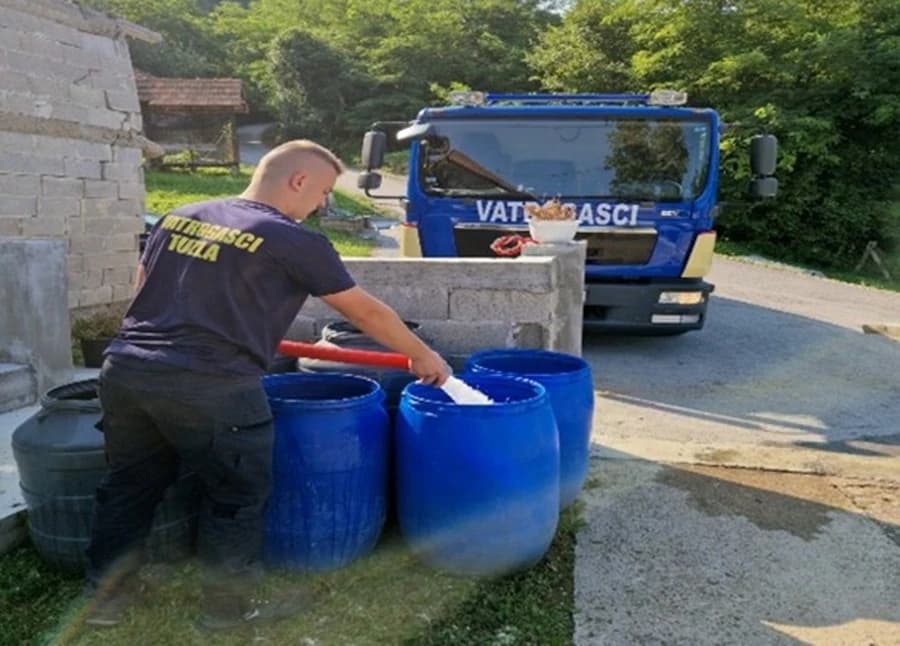 Dostava vode u Tuzli