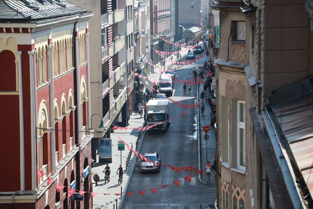 Zastavice najavljuju filmsku svečanost u bh. prijestolnici