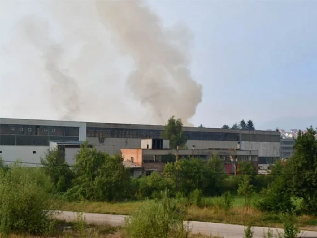 Izgorjelo 400 metara kvadratnih prazne hale