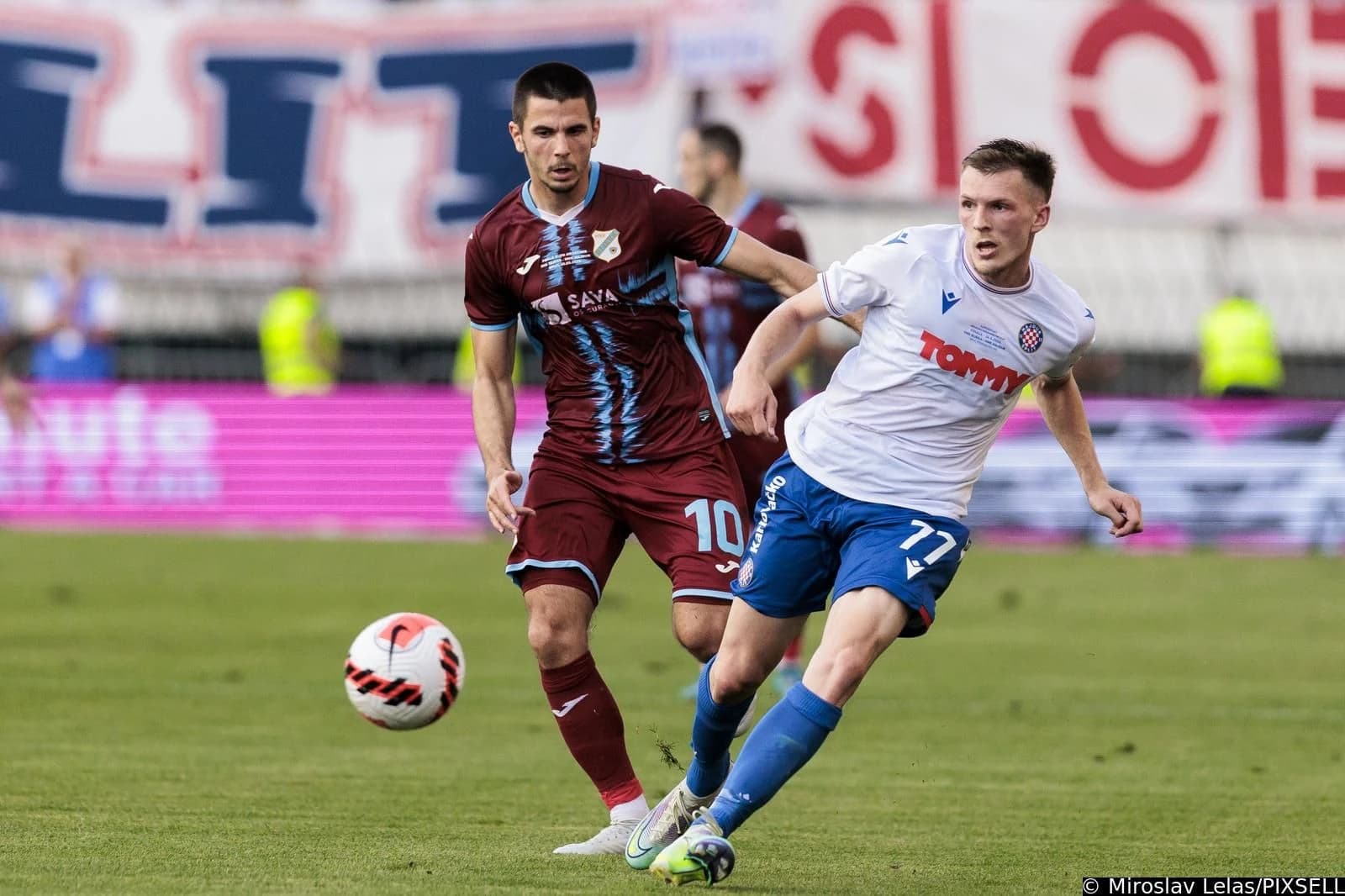 Domagoj Pavičić (broj 10) igrao i za Rijeku