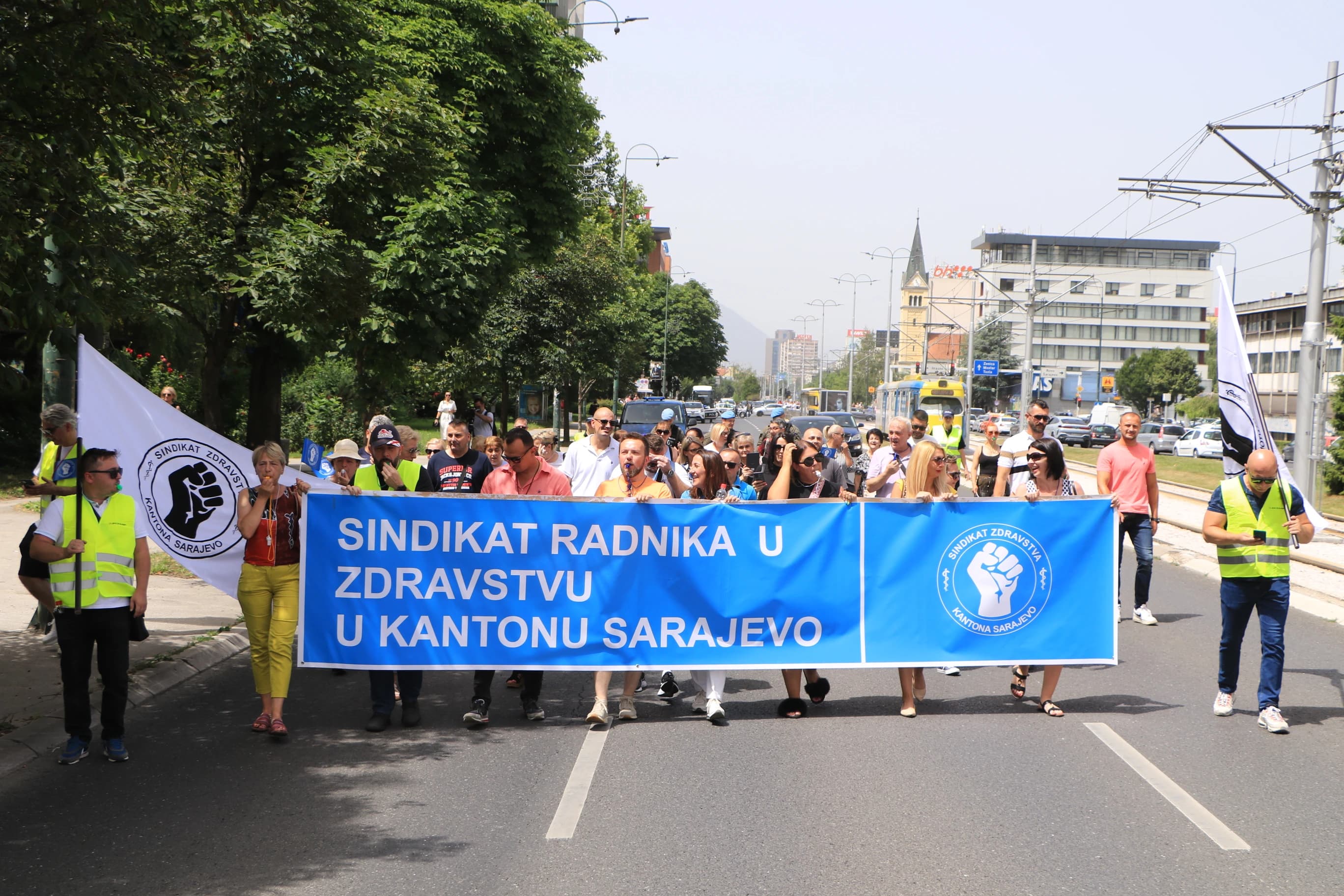 Detalj sa protesta radnika u zdravstvu KS u junu ove godine