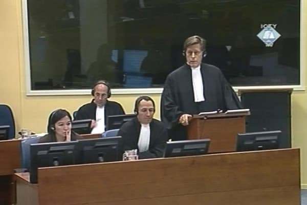 Harmon tokom suđenja Perišiću