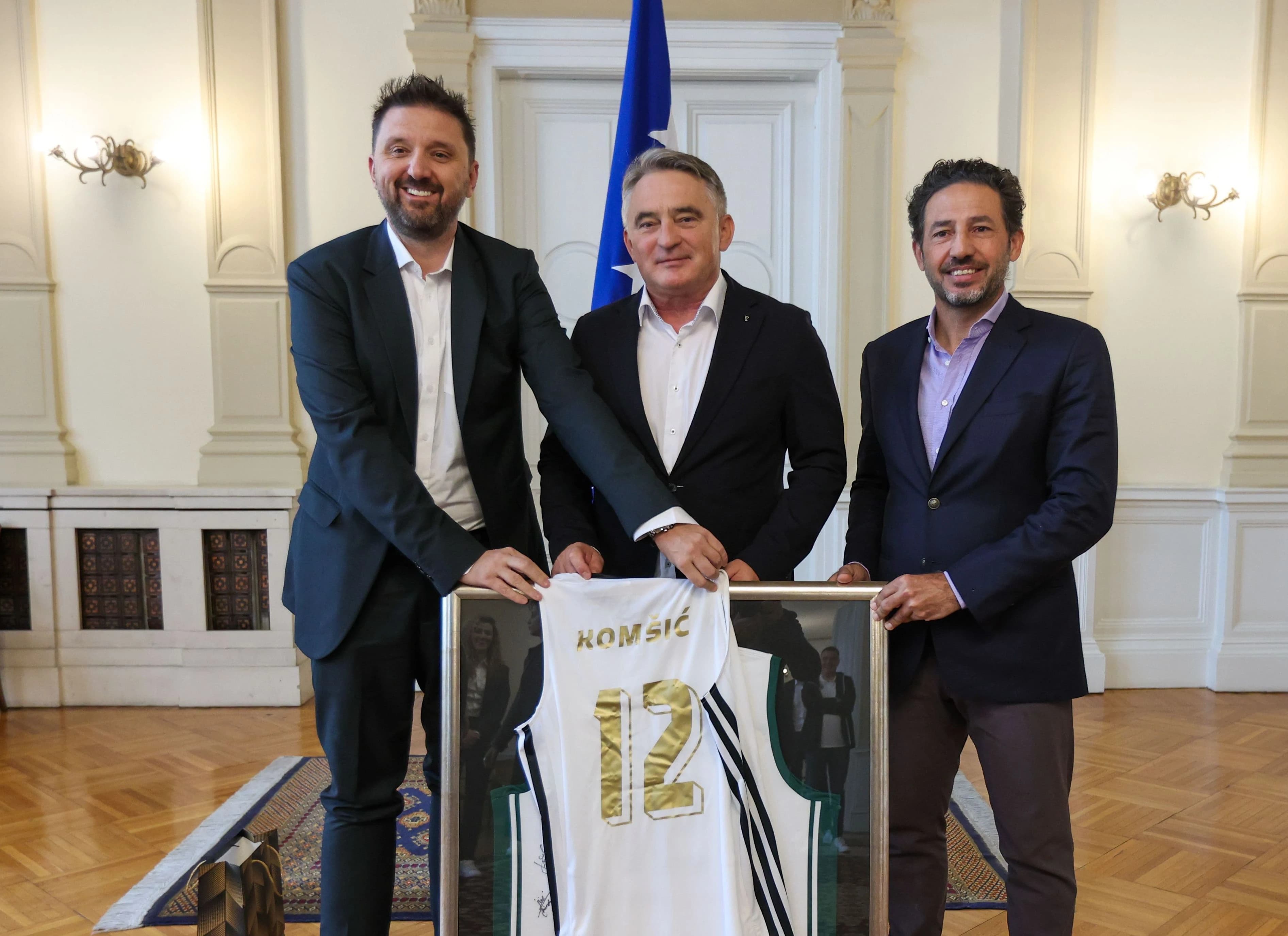 Uručeni dresovi