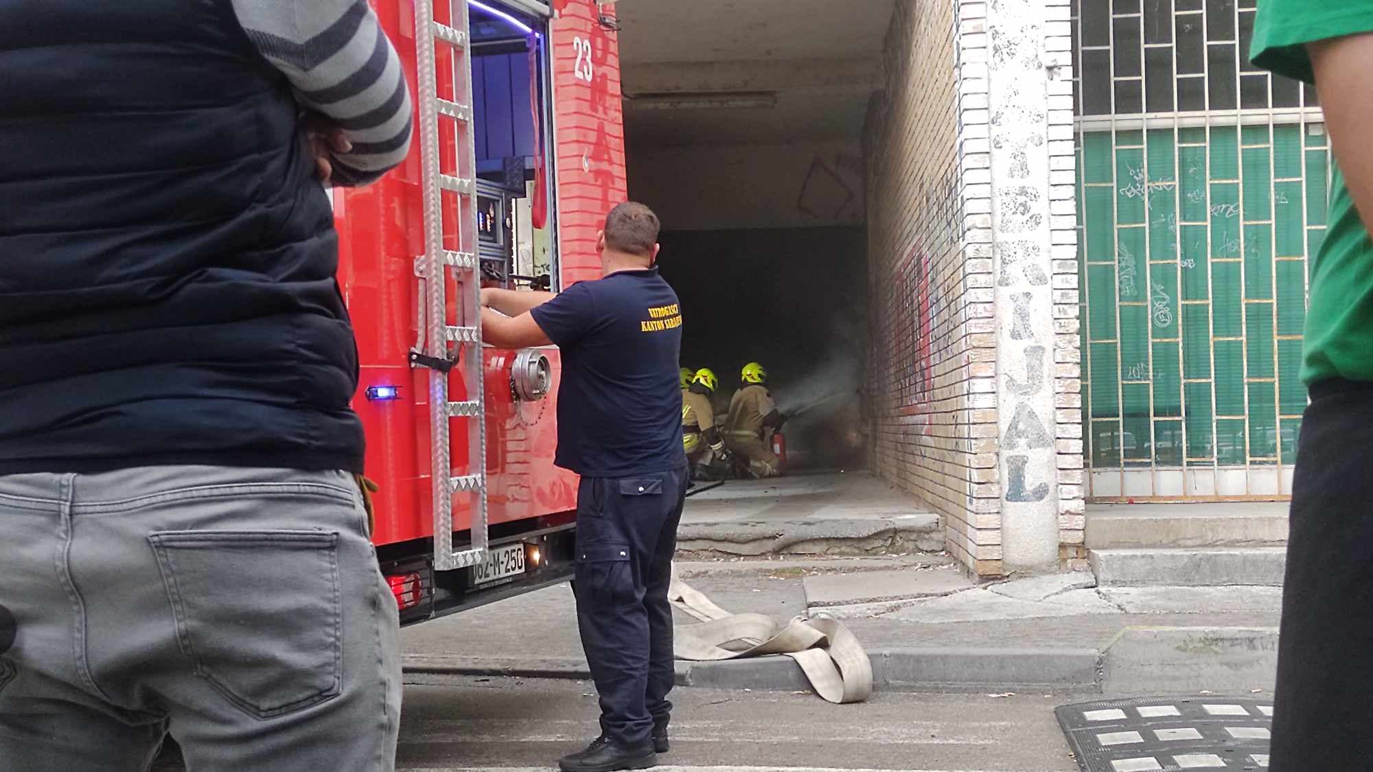 Vatrogasci, požar na Dobrinji