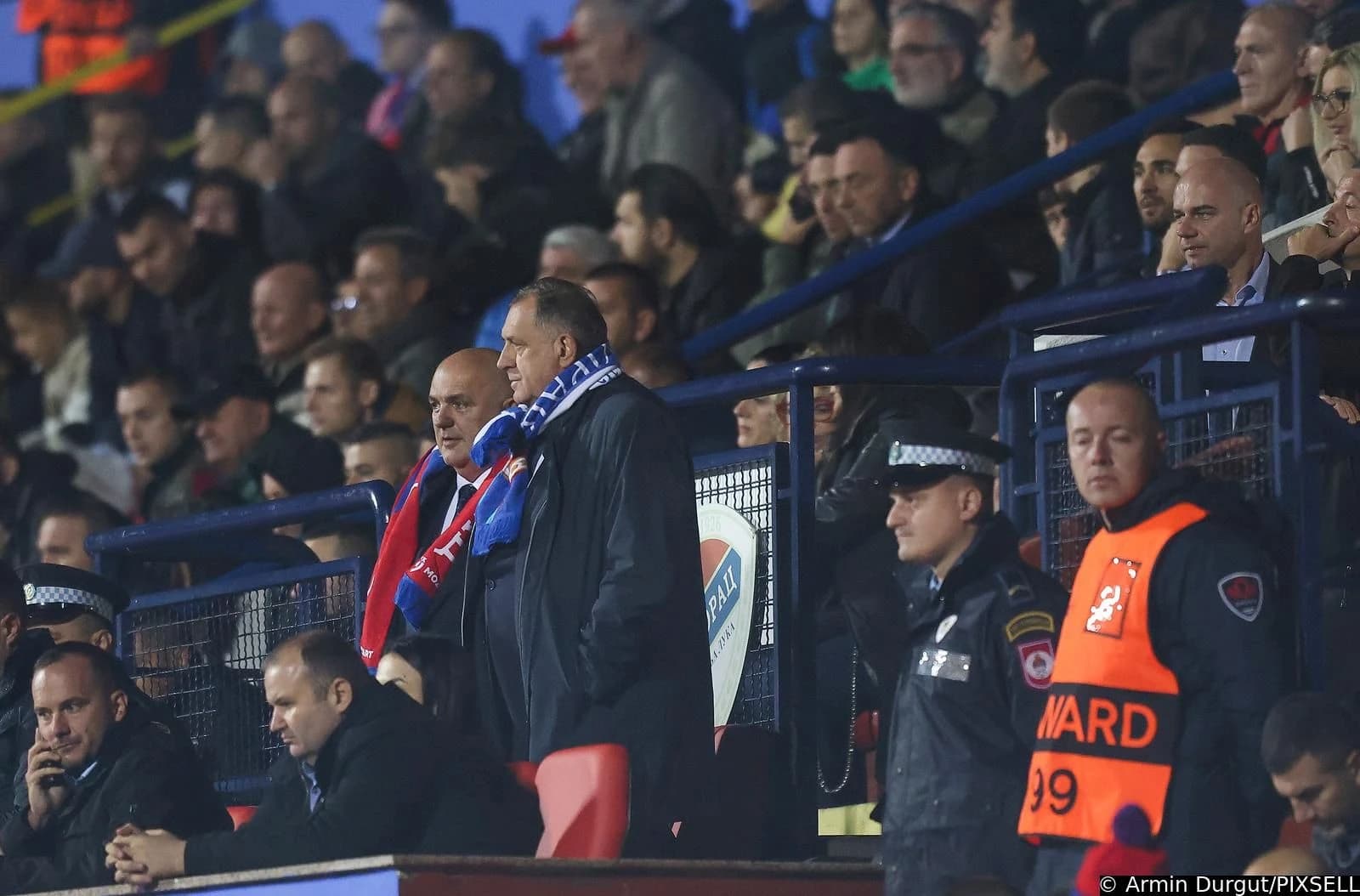 Dodik na tribinama Gradskog stadiona u Banjoj Luci