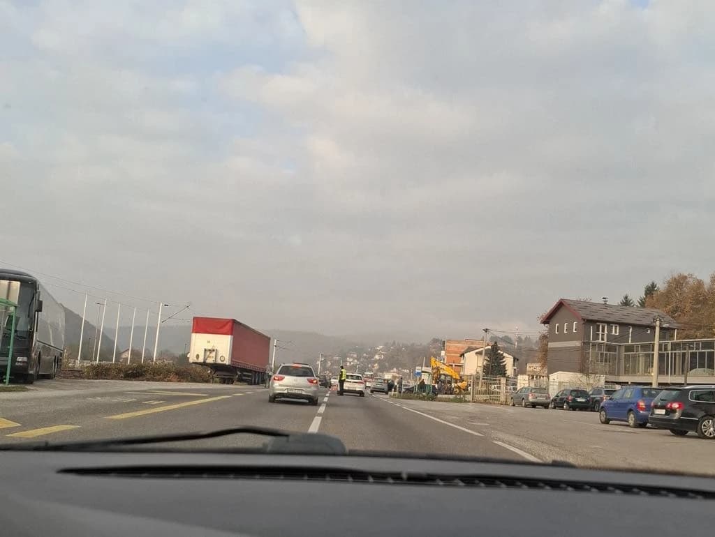 S mjesta događaja