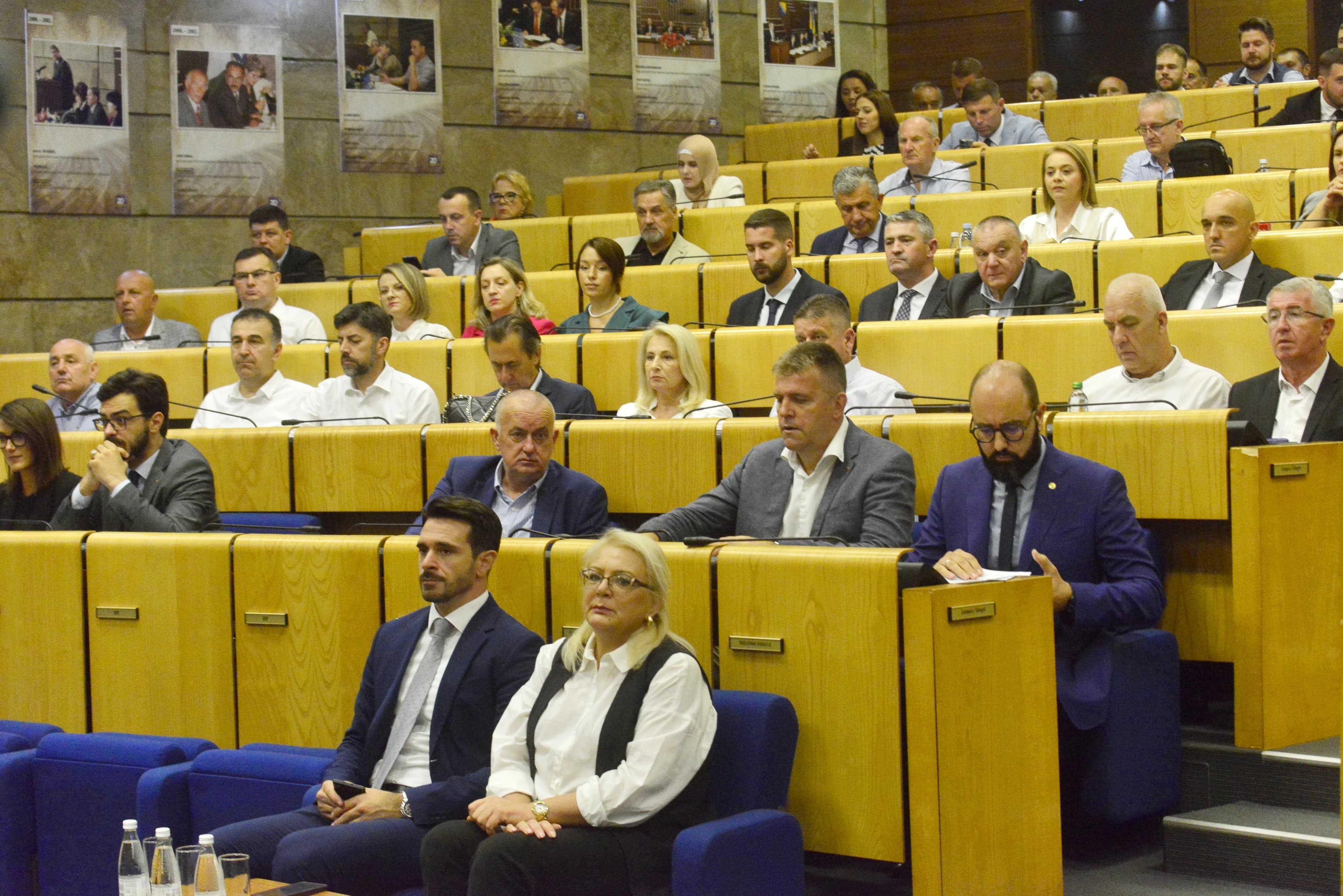Danas vanredna sjednica Parlamenta FBiH: Vlada napokon dostavlja informaciju o oktobarskim poplavama