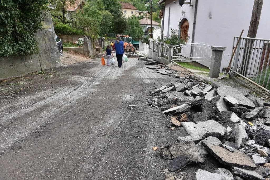 Počela obnova saobraćajnice u ulici Urjan Dedina