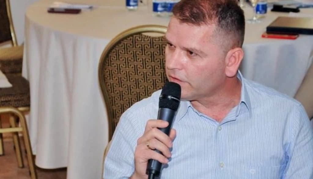 Ibrahim Dedić, profesor, sindikat