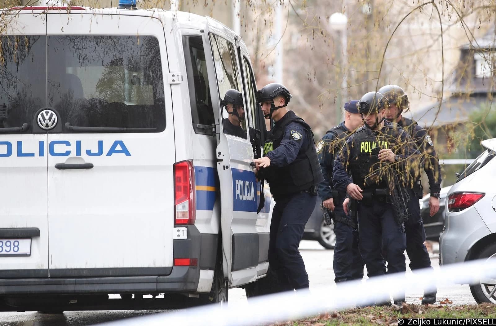 Policija je savladala 19-godišnjeg napadača