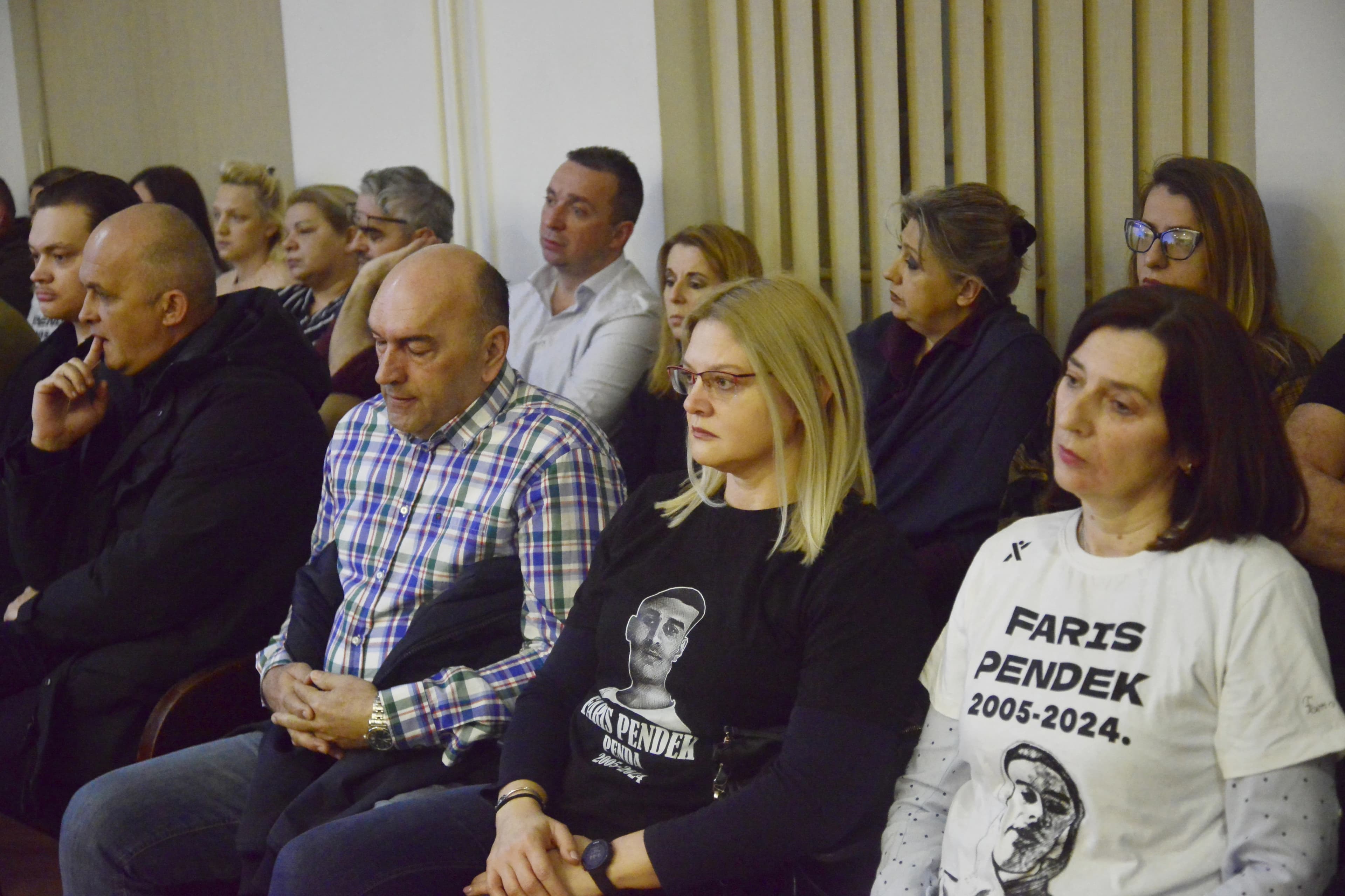 Šuman nakon ubistva s majkom sjedio u nargila baru, kasnije u Igmanu častio pjevačicu