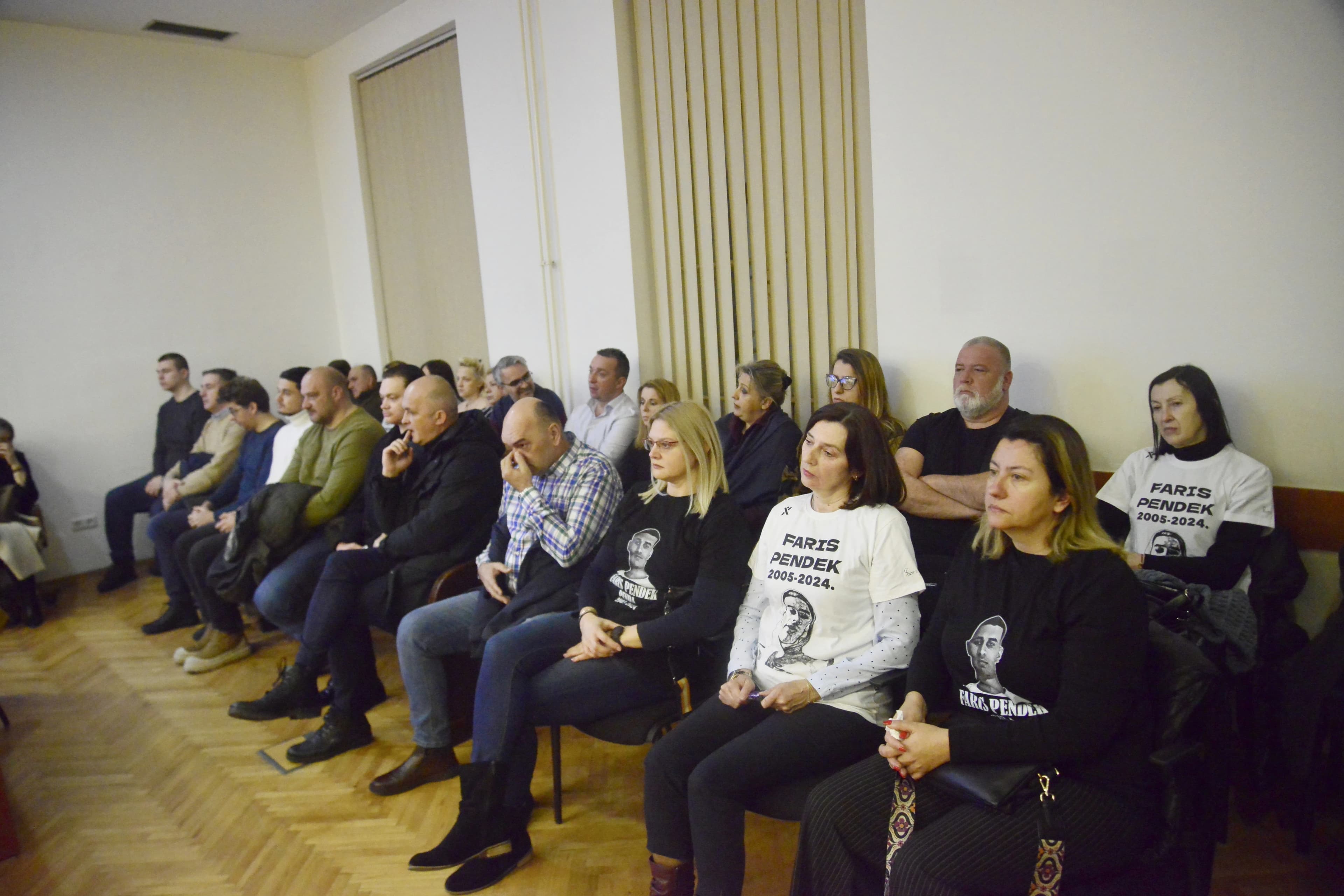 Šuman nakon ubistva s majkom sjedio u nargila baru, kasnije u Igmanu častio pjevačicu