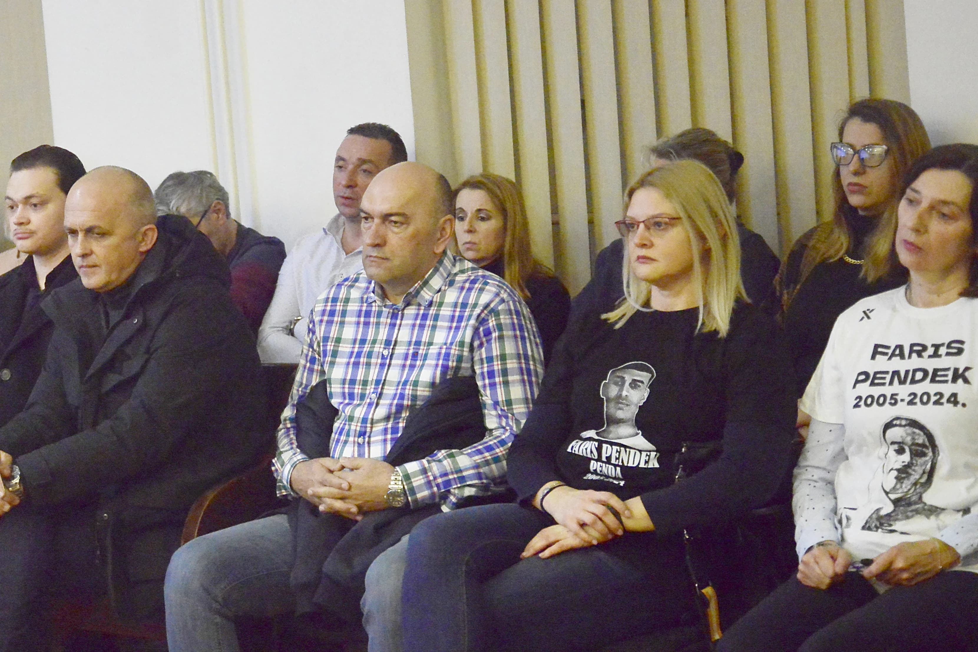 Šuman nakon ubistva s majkom sjedio u nargila baru, kasnije u Igmanu častio pjevačicu