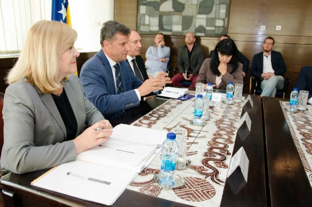 Federalni i kantonalni zvaničnici razgovarali o novim poreznim zakonima