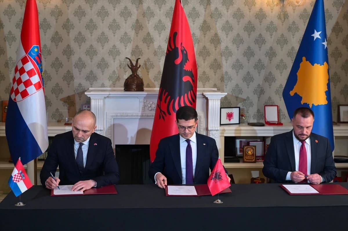 Potpisivanje deklaracije o odbrambenoj saradnji
