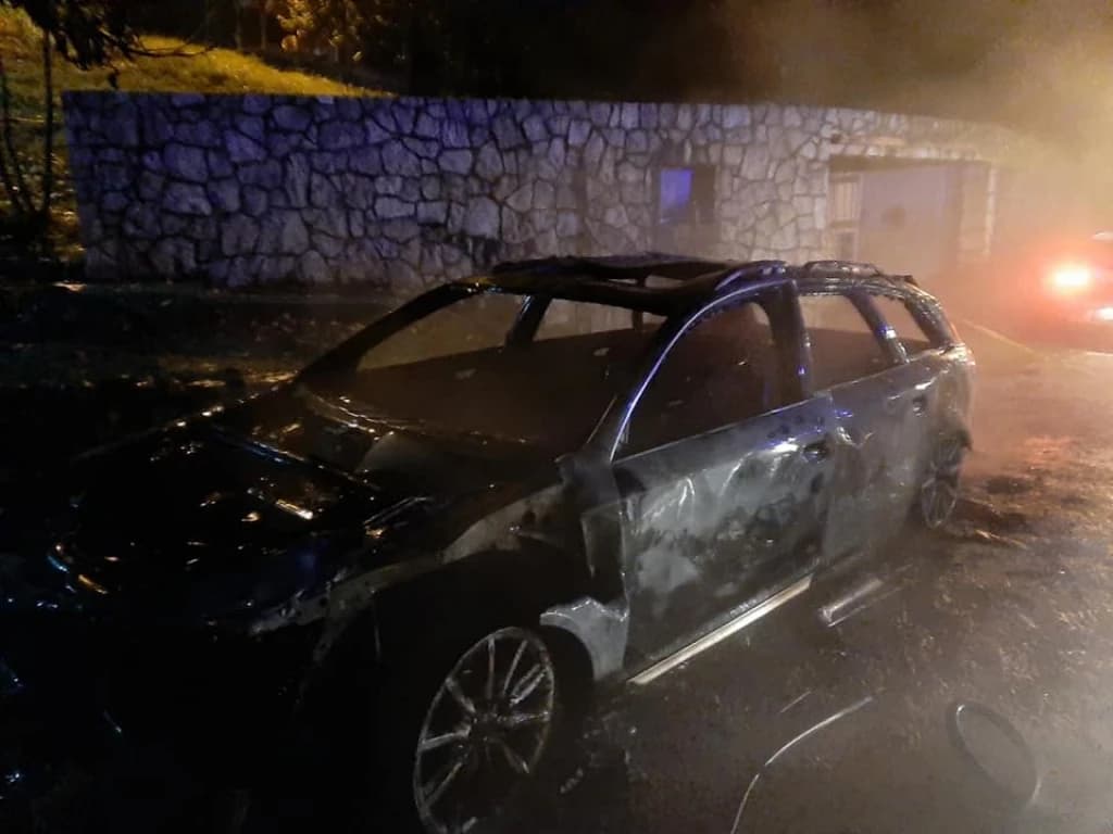 Biznismenu godine zapaljen skupocjeni "audi"