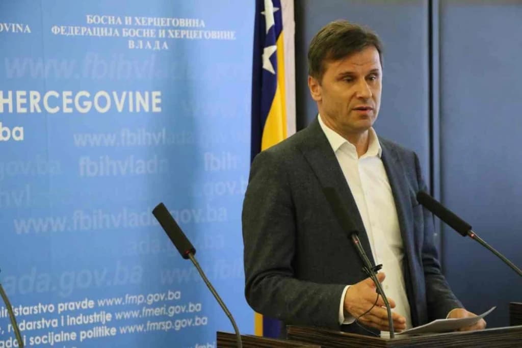 Fadil Novalić 