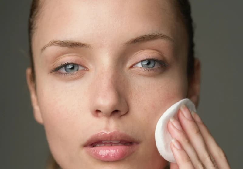 Dermatolozi upozoravaju, važno je na koji način nanosiš kremu za lice