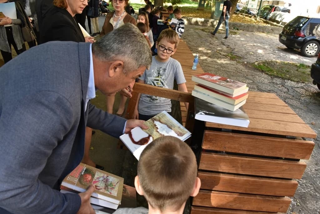 Ajnadžić knjige
