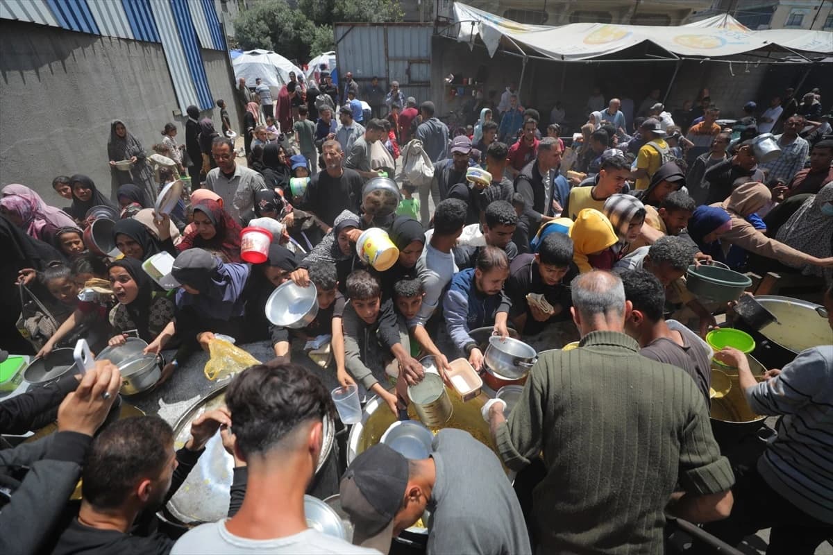Palestinci u redu za hranu
