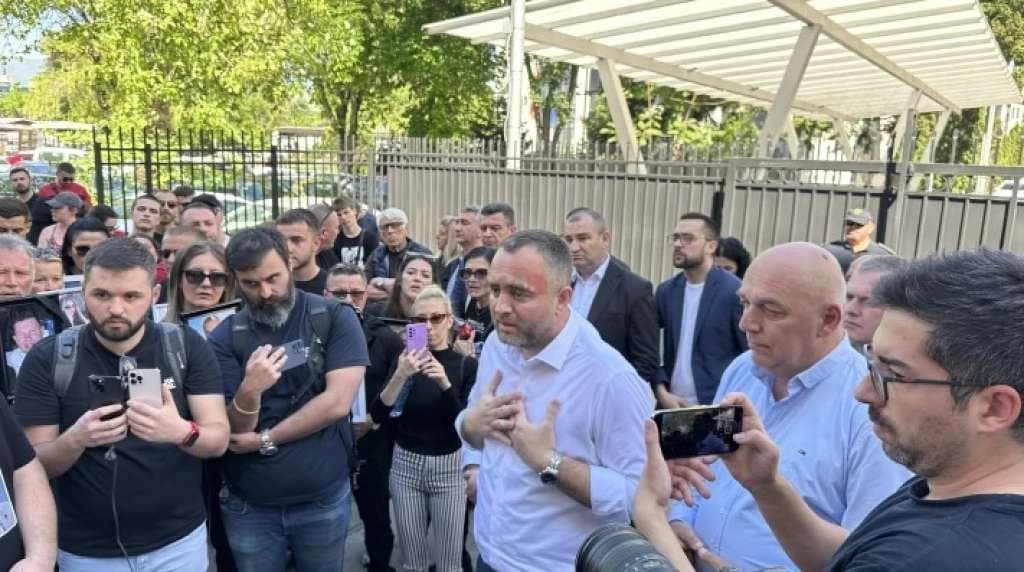 U požaru su poginule 62 mlade osobe
