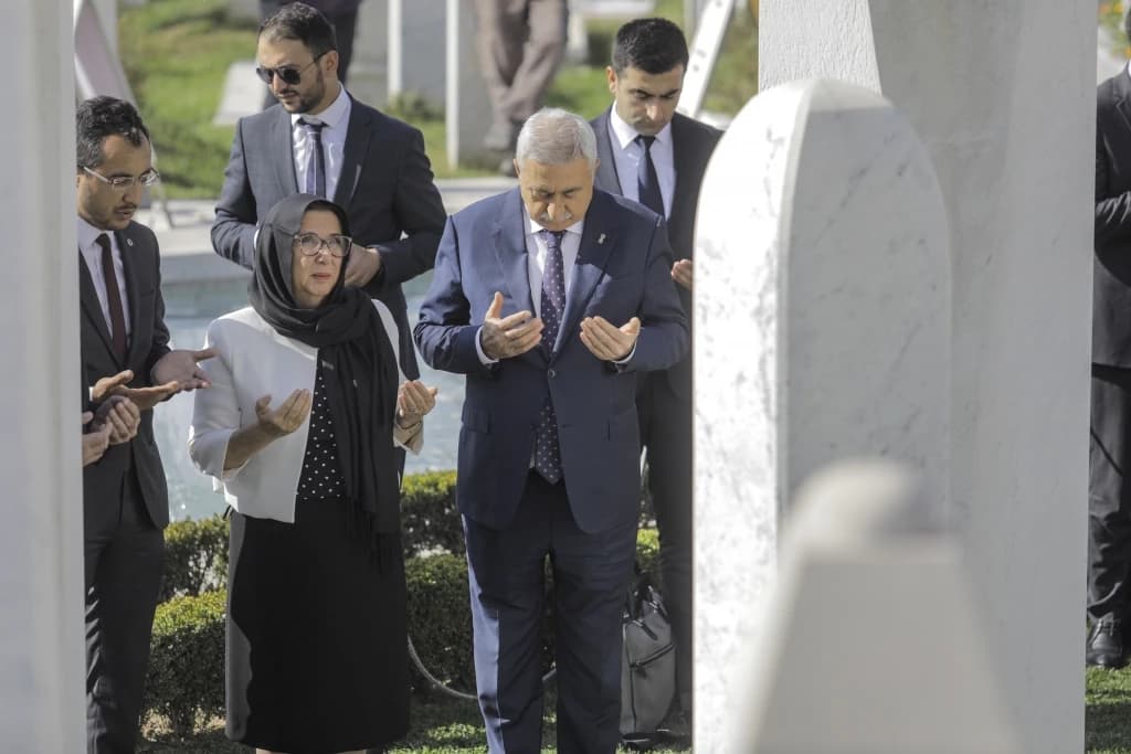 Turska ministrica Pekcan posjetila mezarje Kovači i Baščaršiju