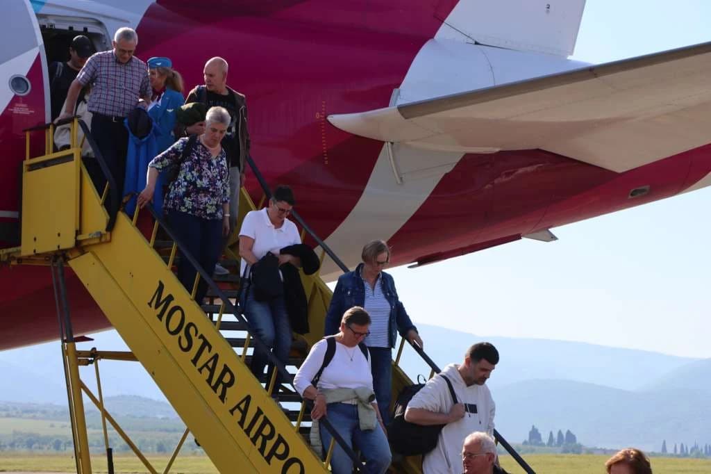 Sletio avion iz Dusseldorfa, službeno označen početak ljetne sezone