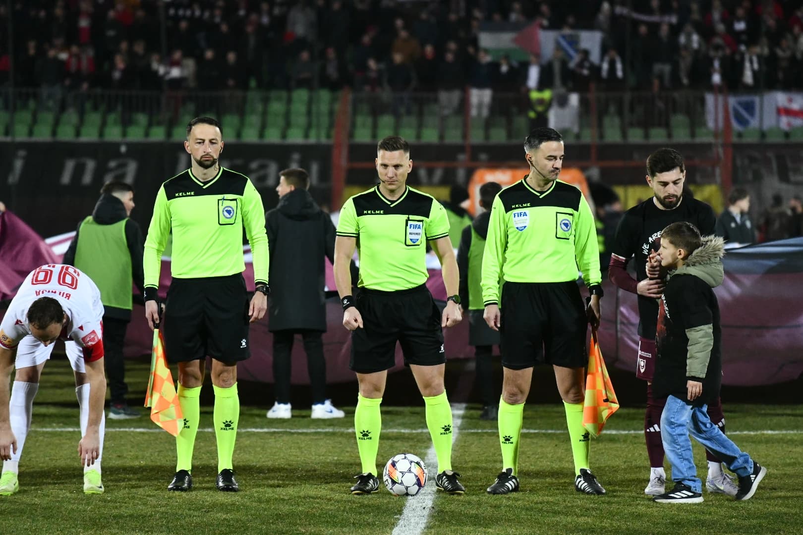 Luka Bilbija (u sredini)