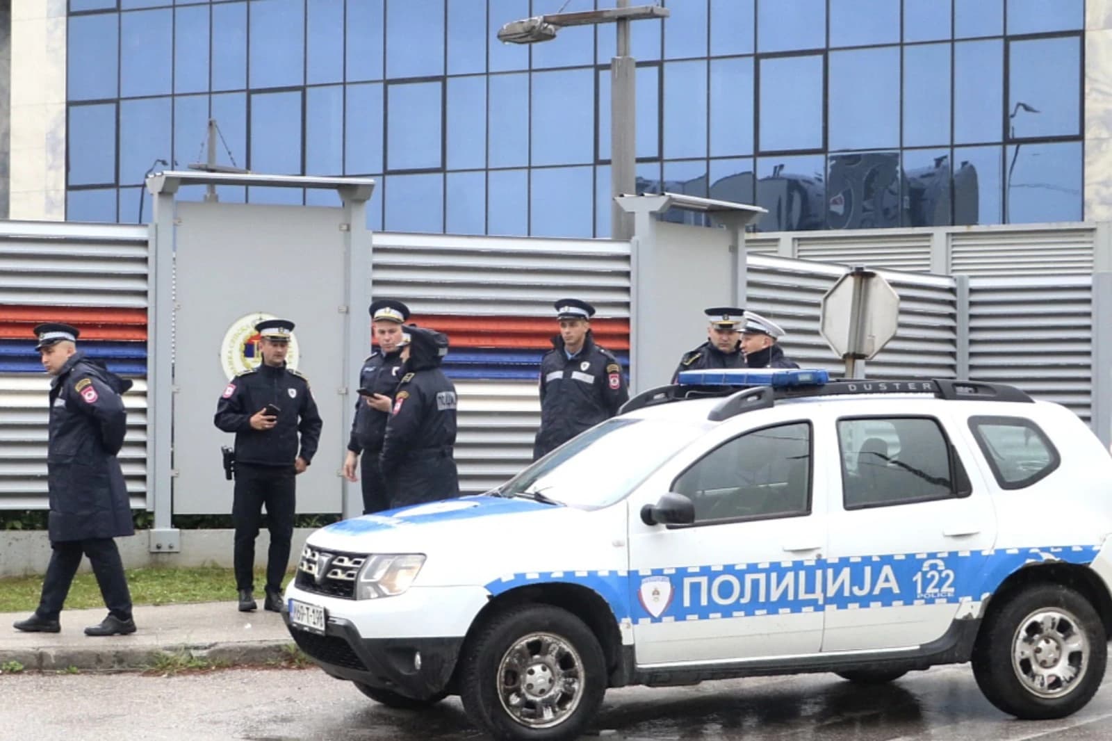 MUP RS-a ispred Administrativnog centra Vlade RS-a