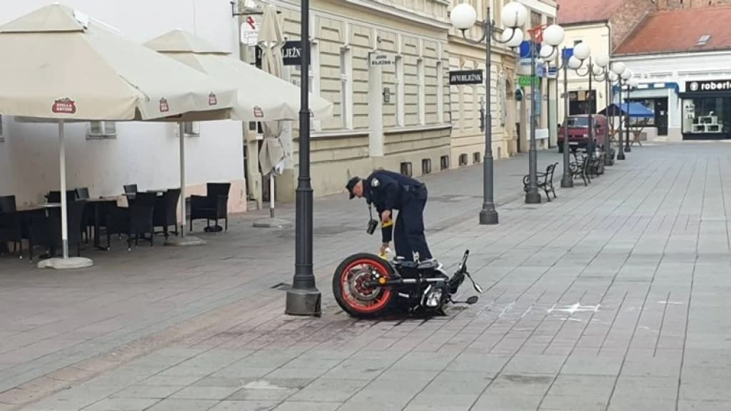 Požega: Uništen motor u pješačkoj zoni