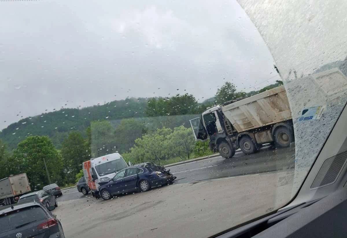 Sa mjesta nesreće