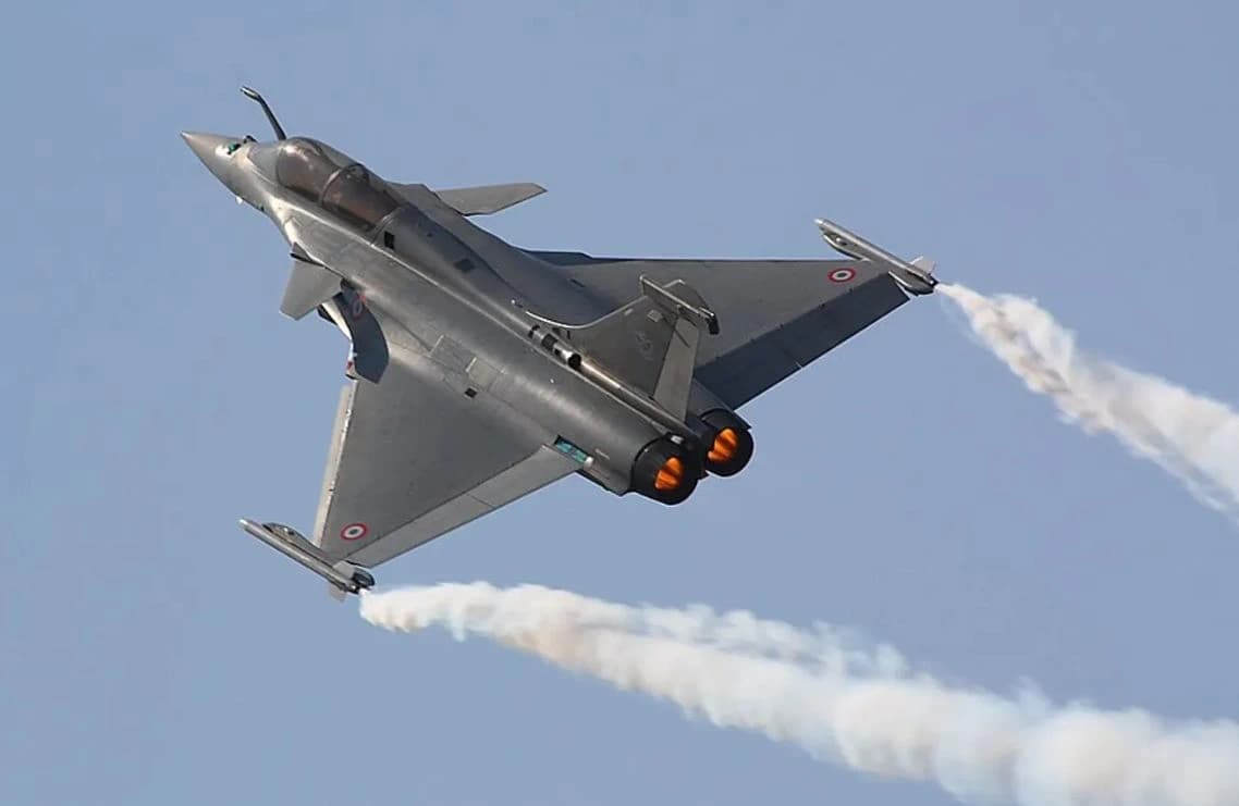 Francuske vlasti istražuju da li je oboreno više od jednog aviona Rafale