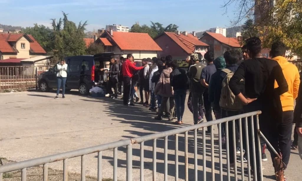 Autobuska stanica Tuzla: Pristiže sve više migranata