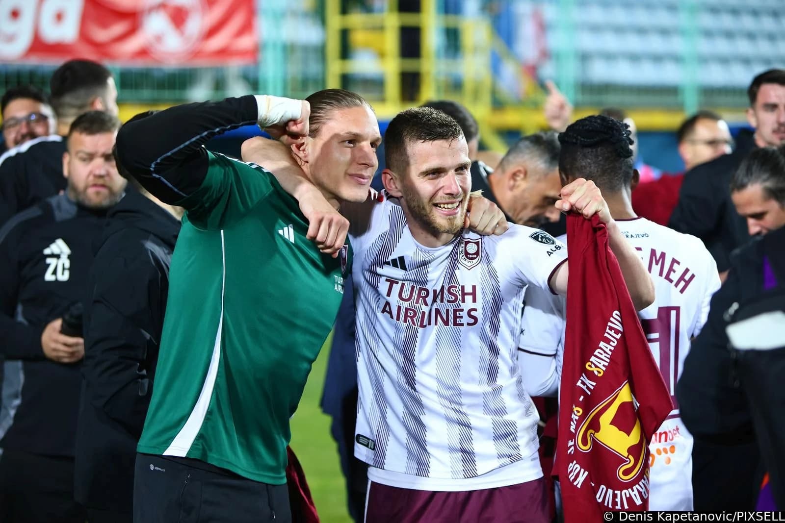 Rockov i Beganović tokom slavlja na Pecari