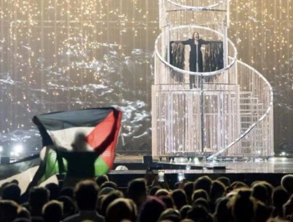 Publika razvila palestinsku zastavu
