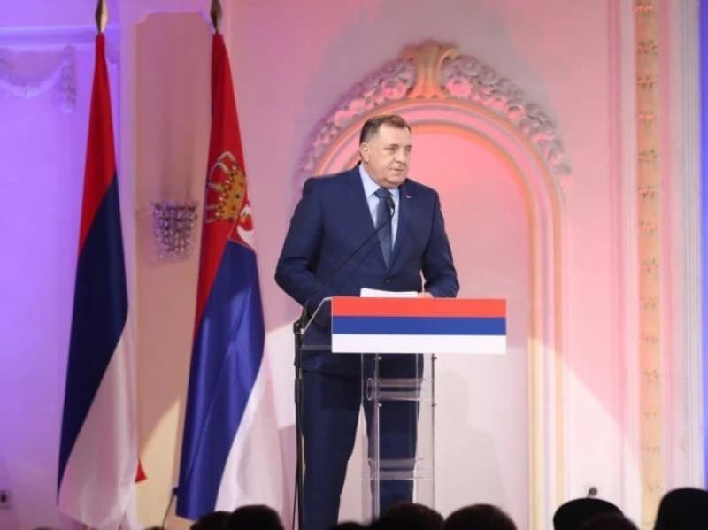 Milorad Dodik s jedne od ceremoija dodjele odlikovanja