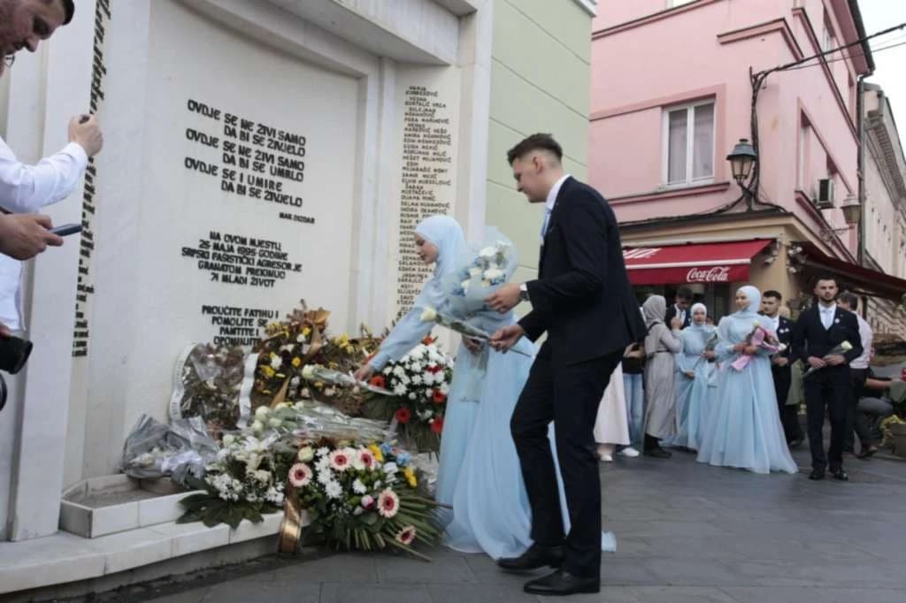 Odavanje počasti na Kapiji