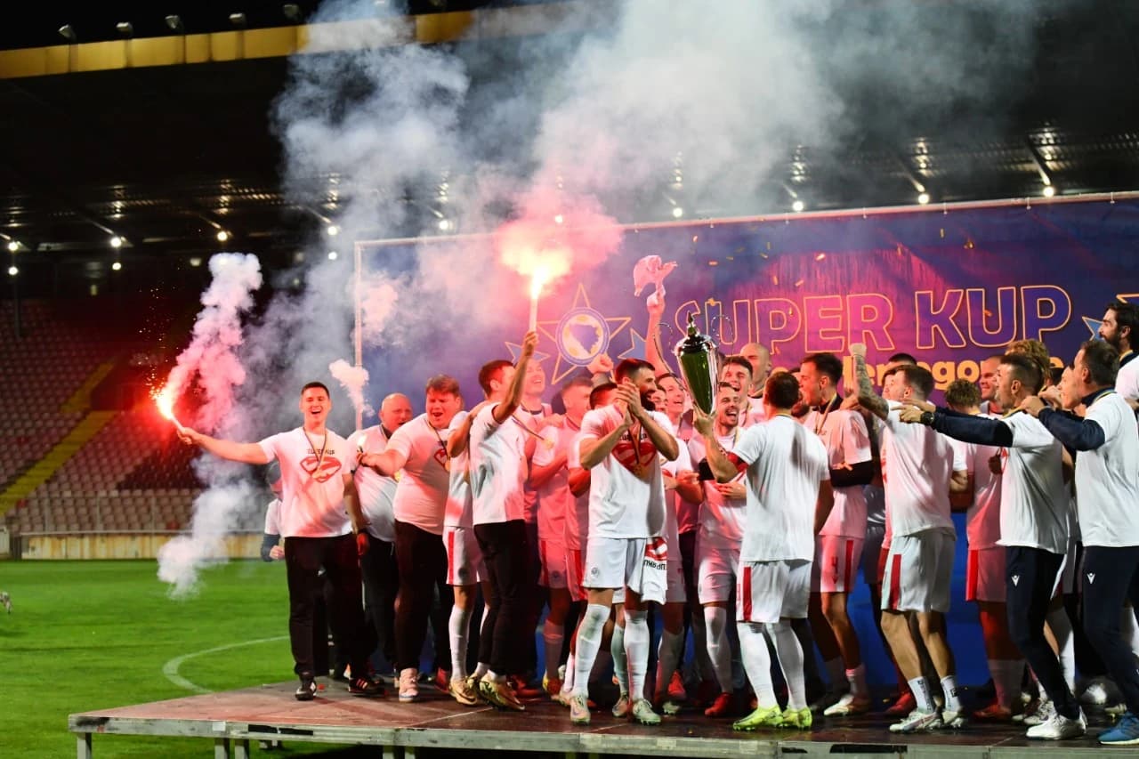 Plemići slave trofej