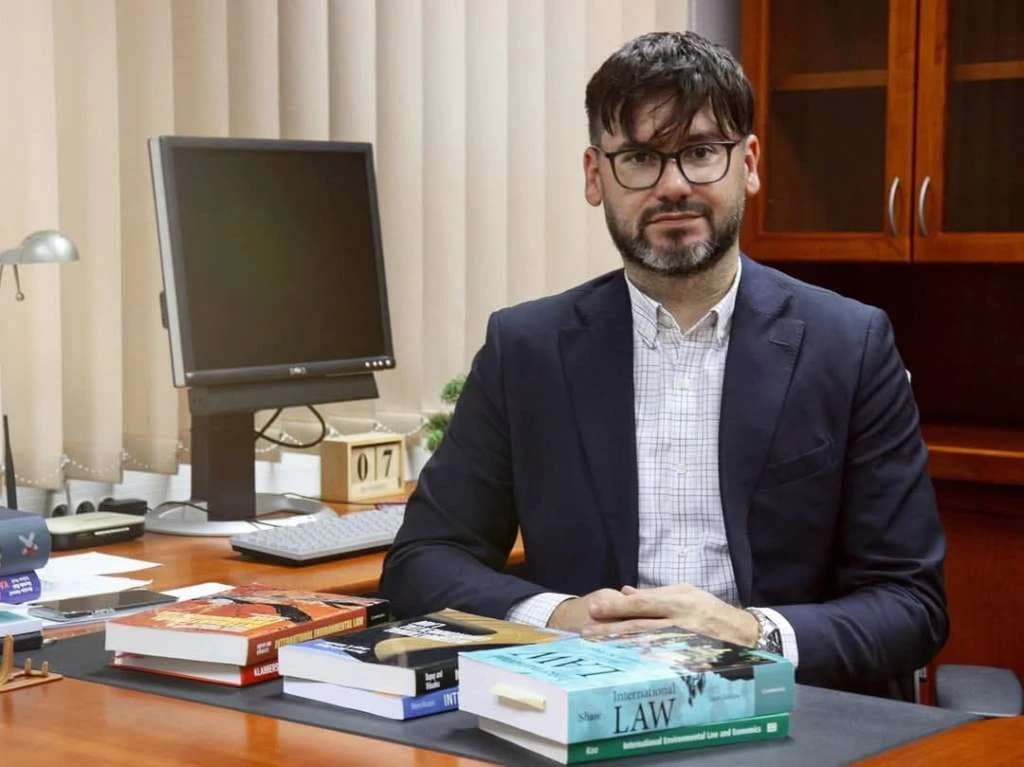 Omerović je istaknuti član akademske zajednice