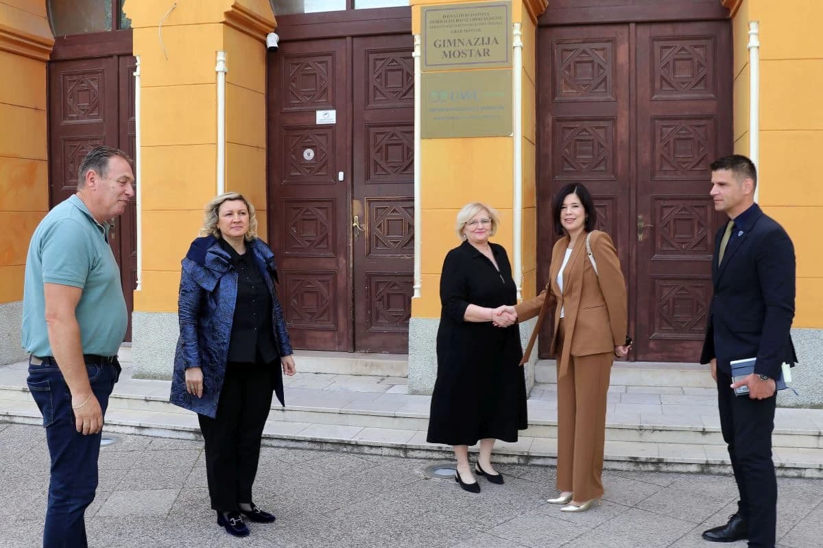 Delegacija Vlade u posjeti Gimnaziji