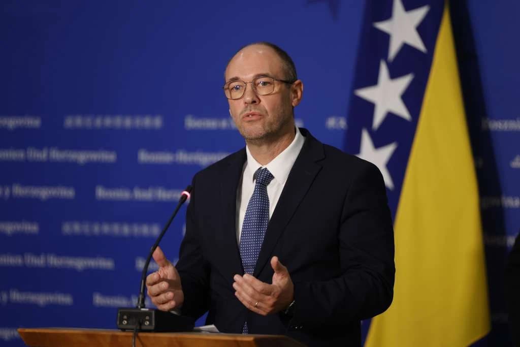 Davor Ivo Stier