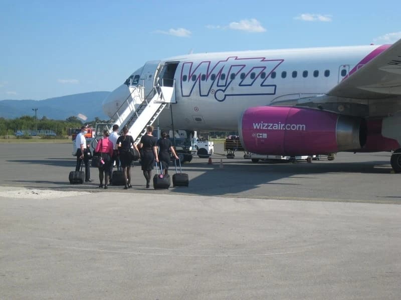 Avion Wizz Aira u Tuzli